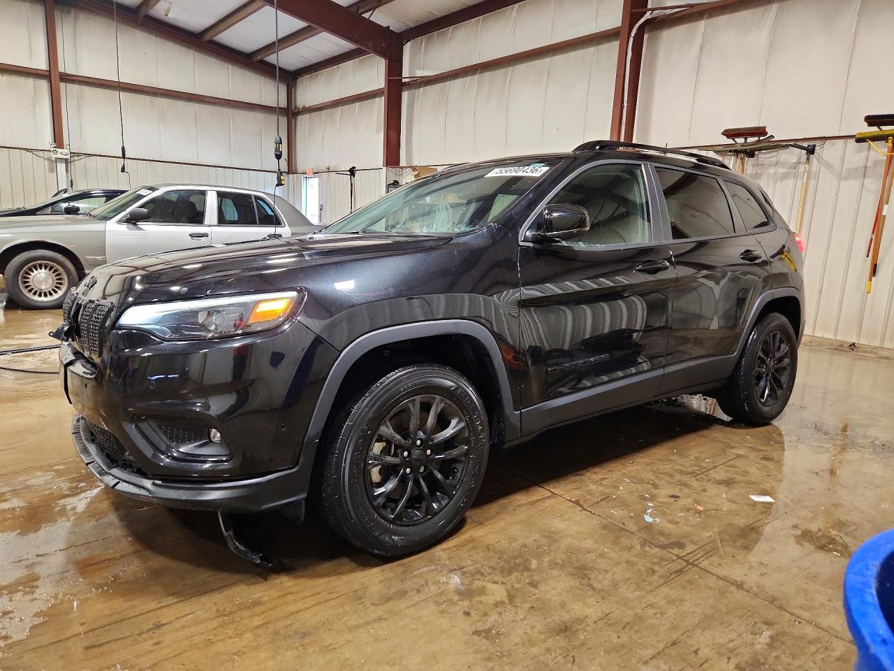 2023 Jeep Cherokee Altitude Lux, VIN 1C4PJMMB6PD102937 — Front end