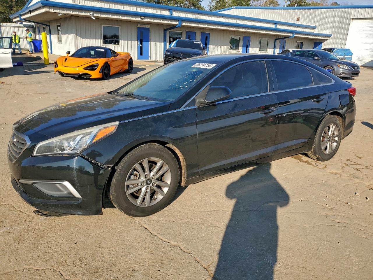 2016 Hyundai Sonata SE, VIN 5NPE24AF7GH292768 — Front end