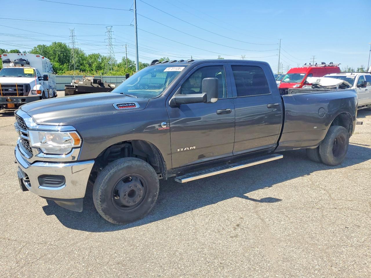 2019 Ram 3500 Tradesman, VIN 3C63RRGL5KG648415 — Rear end