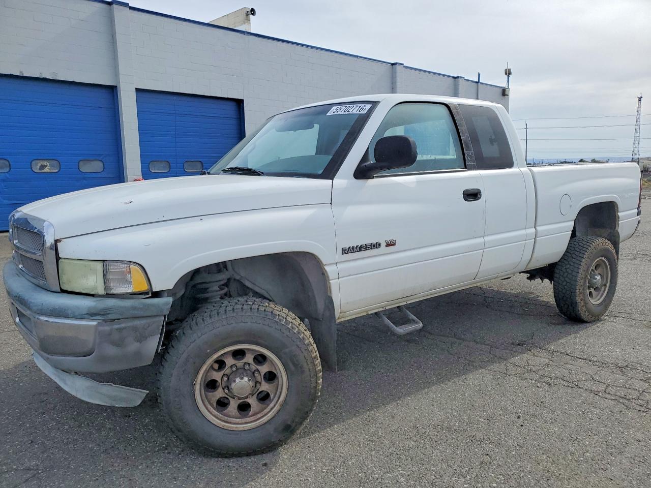 2000 Dodge 2500, VIN 3B7KF23Z4YG159530 — Undercarriage