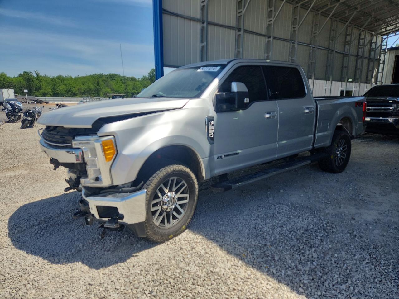 2017 Ford F-250 Lariat, VIN 1FT7W2BT6HEF47658 — Front end