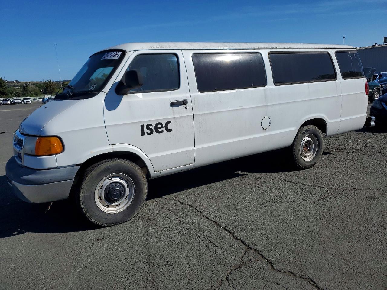 2000 Dodge Passenger, VIN 2B5WB35Z0YK138721 — Normal wear