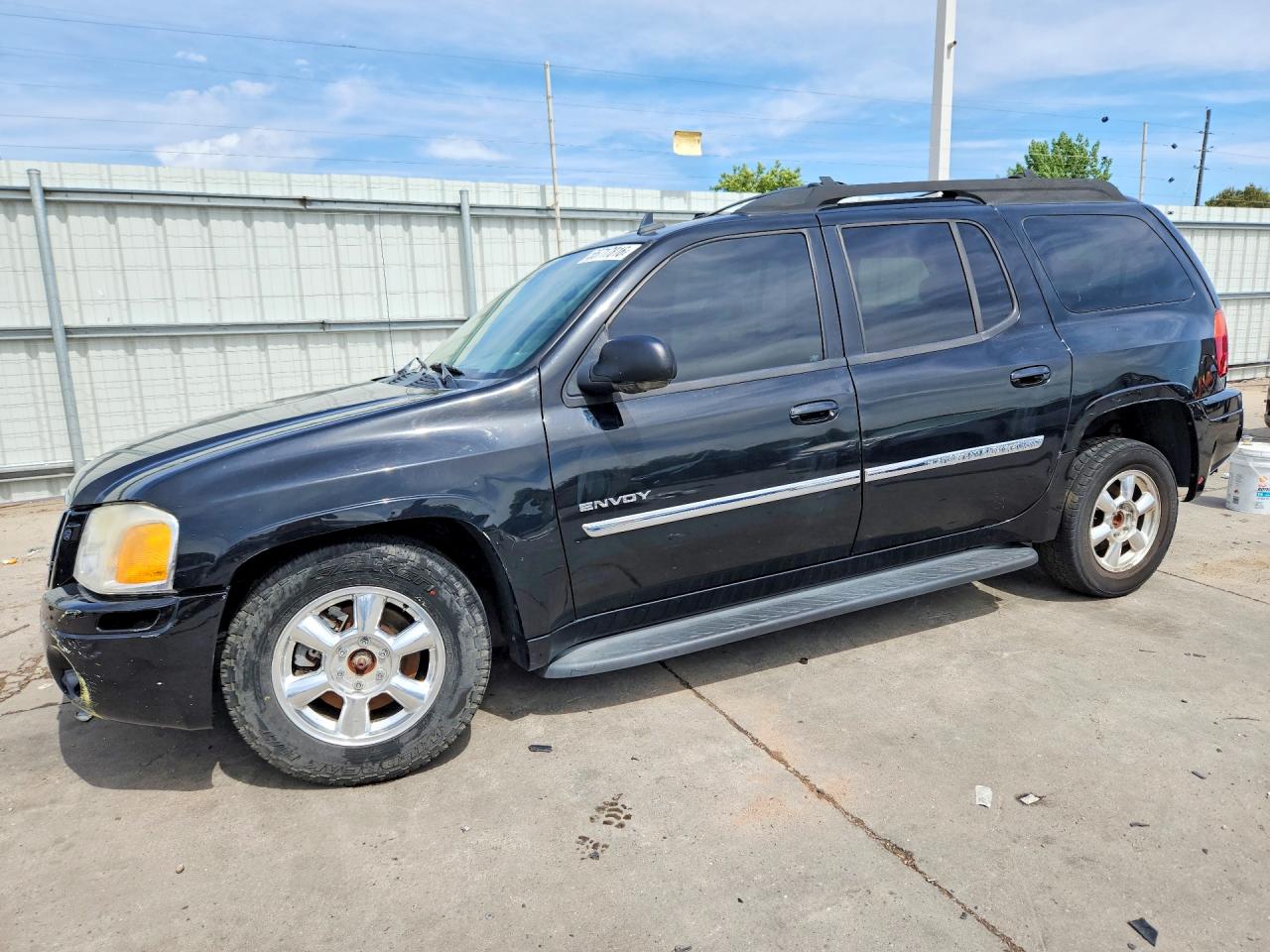 2006 GMC Envoy SLE, VIN 1GKET16S866103110 — Vandalism