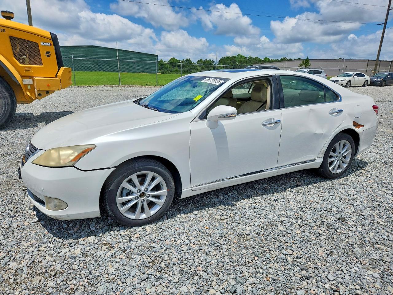 2010 Lexus ES 330, VIN JTHBK1EG2A2356081 — Side