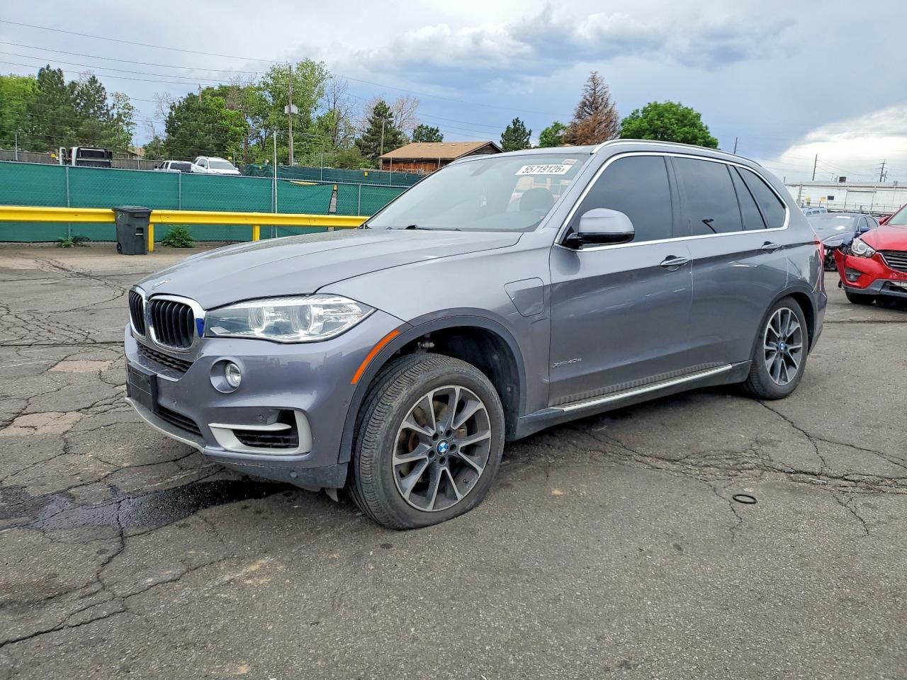 2016 BMW X5 xDrive40e, VIN 5UXKT0C56G0S75162 — Side