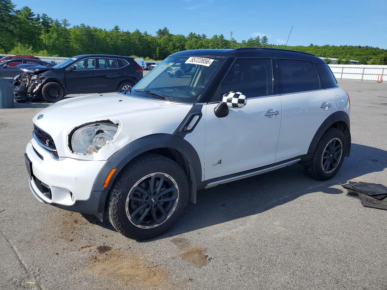 2015 MINI Countryman S, VIN WMWZC5C57FWP43440 — Front end