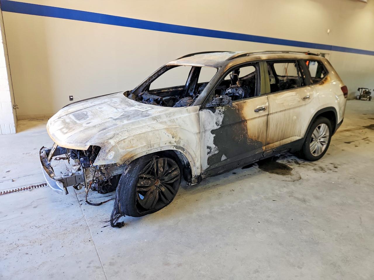 2018 Volkswagen Atlas SE, VIN 1V2DR2CA1JC561393 — Burn