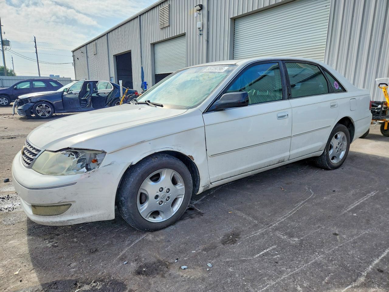 2004 Toyota Avalon XLS, VIN 4T1BF28B04U349873 — Front end