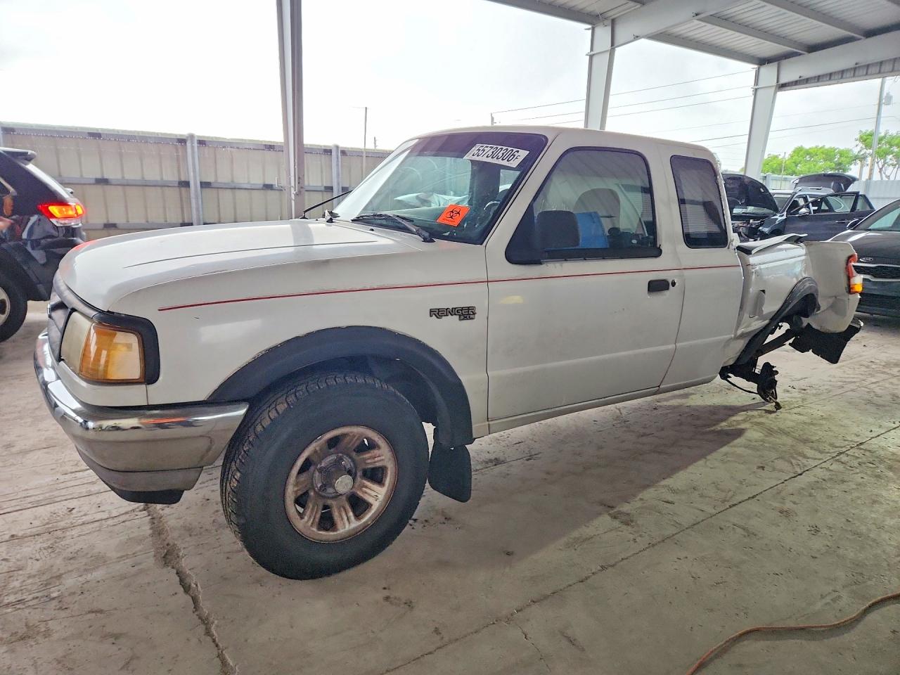 1995 Ford Ranger XL, VIN 1FTDR15UXSTA34375 — Rear end