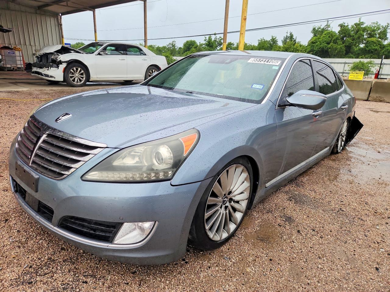 2015 Hyundai Equus Signature, VIN KMHGH4JH3FU095461 — Rear end