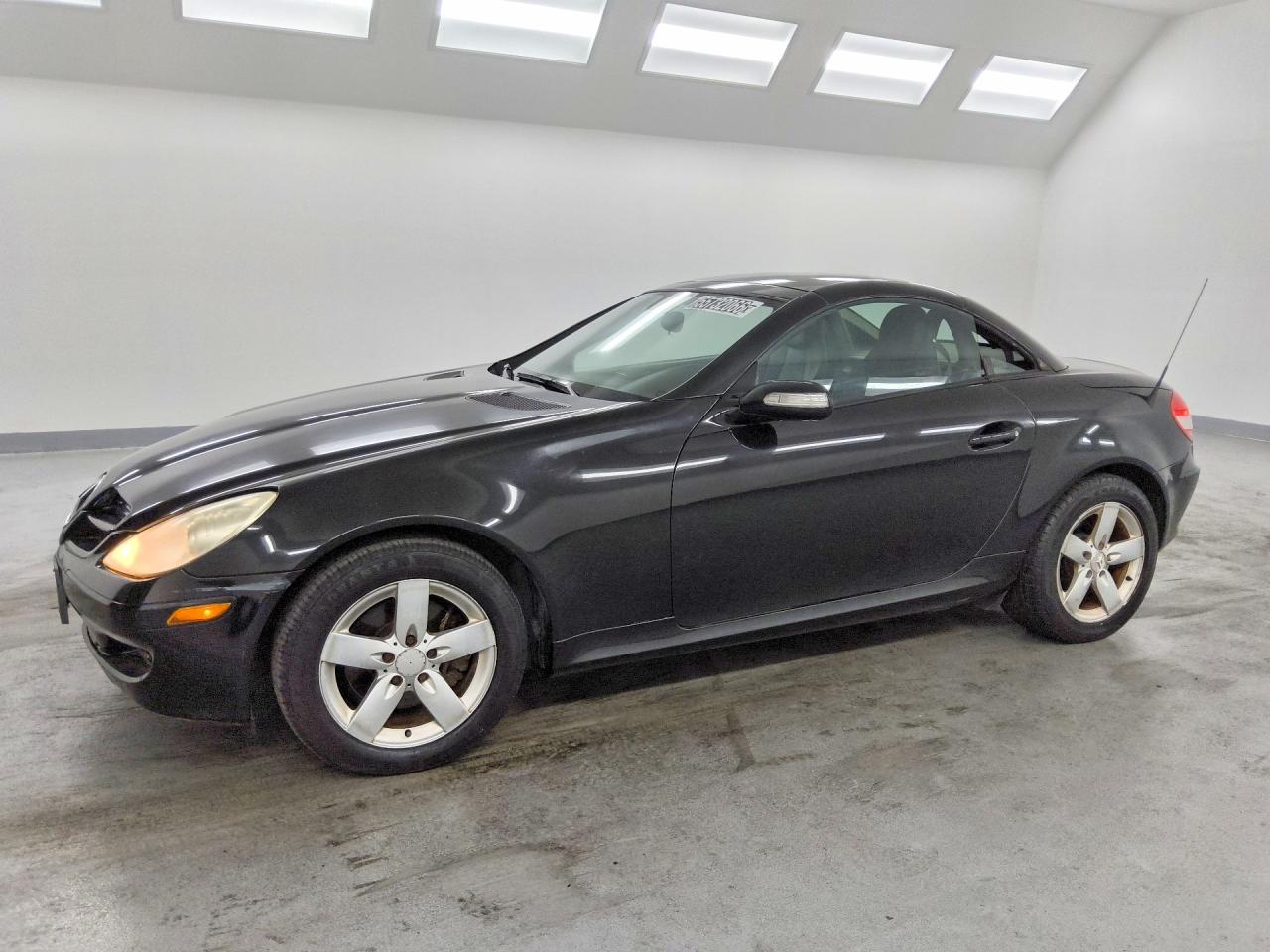 2006 Mercedes-Benz SLK 280, VIN WDBWK54F56F124897 — Minor dents and scratches