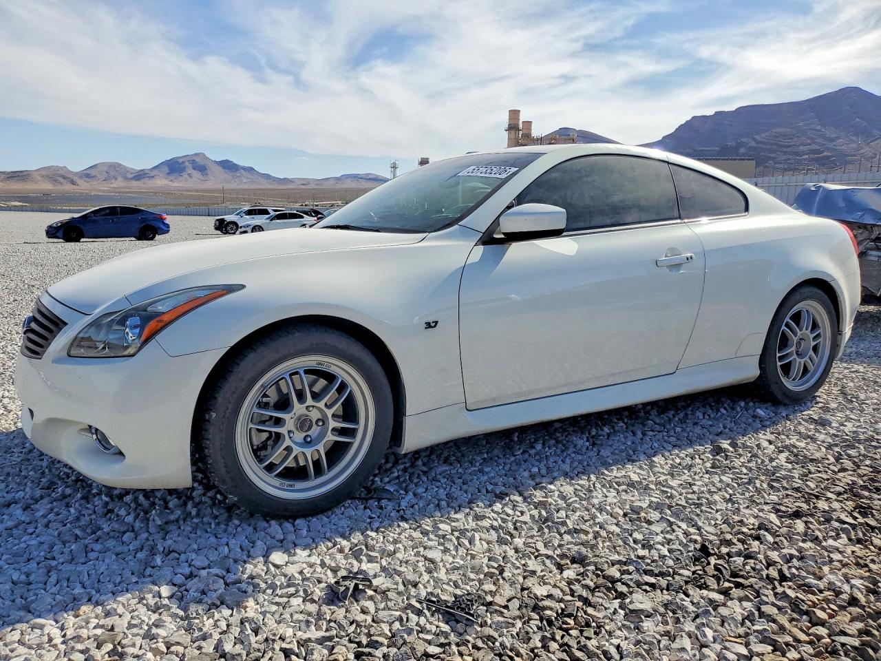 2014 Infiniti Q60 Journey, VIN JN1CV6EK0EM111890 — Rear end