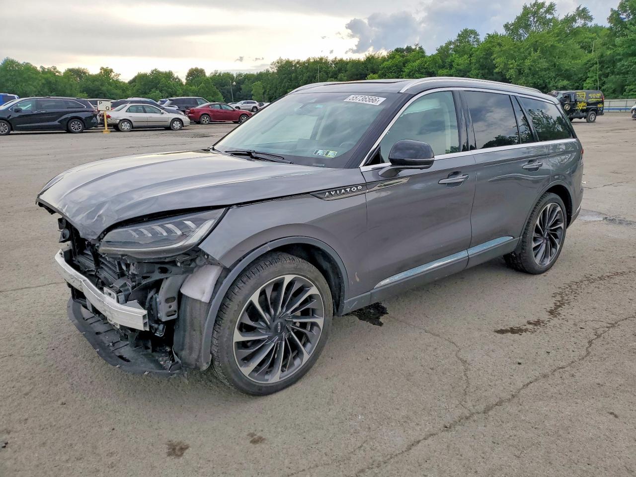 2023 Lincoln Aviator Reserve, VIN 5LM5J7XC6PGL29646 — Front end