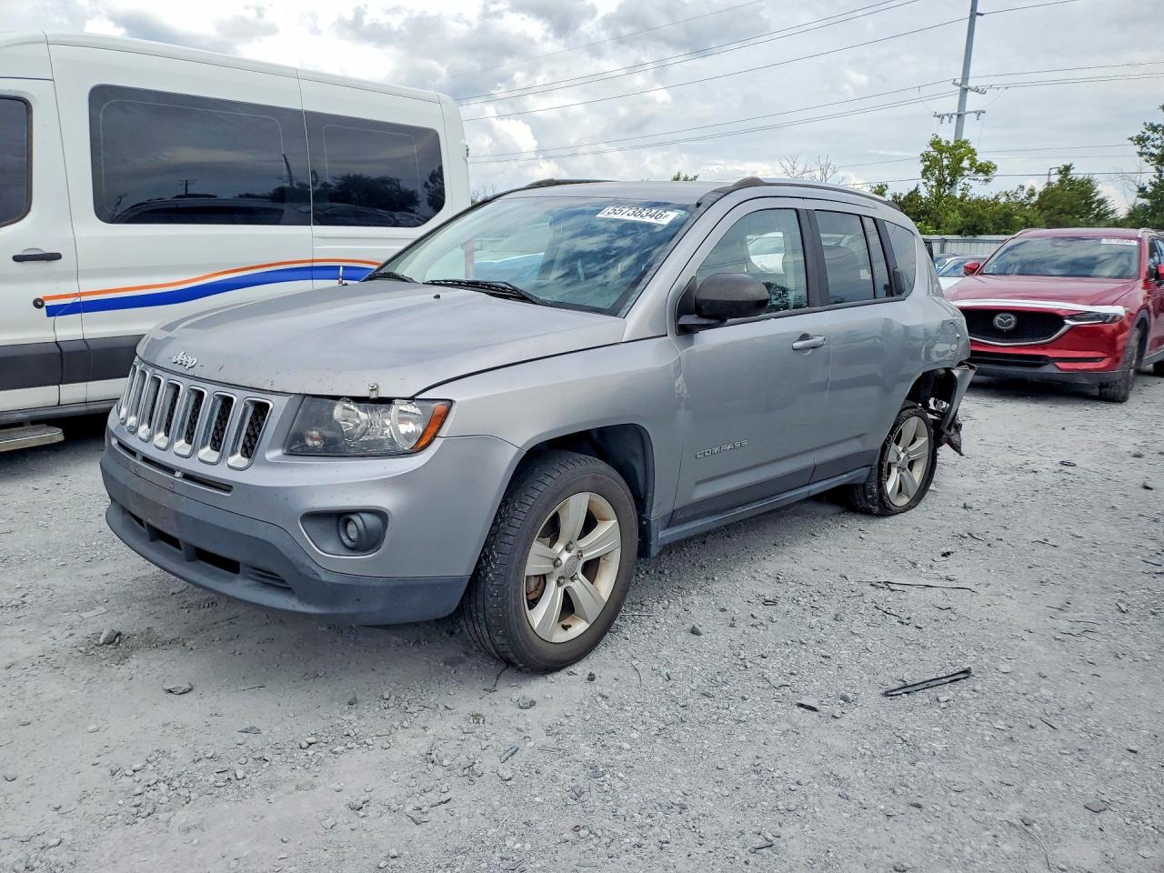 2015 Jeep Compass Sport, VIN 1C4NJDBB8FD134944 — Auction photo 1 of 4