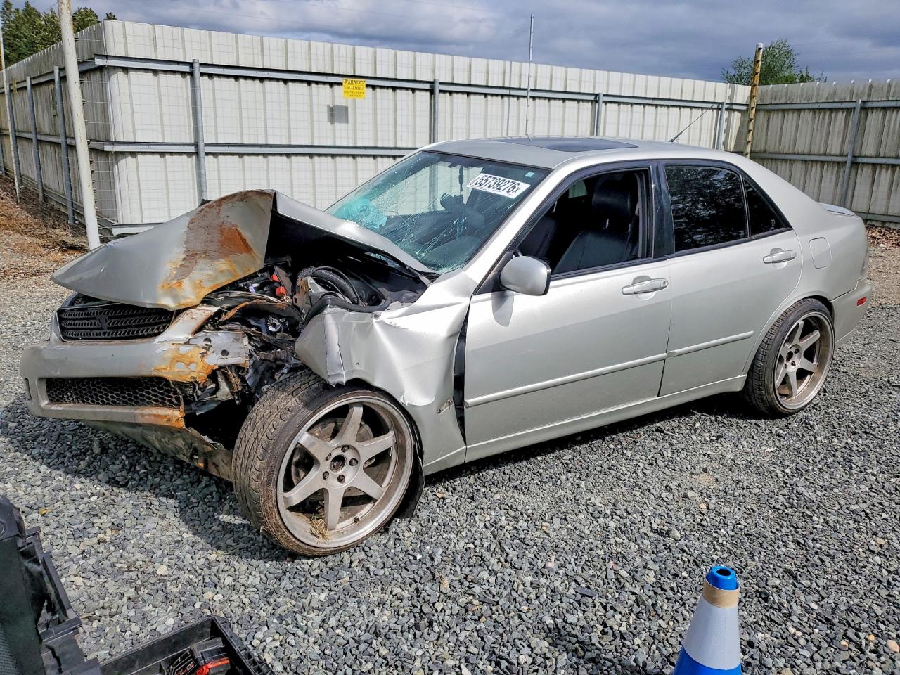 2005 Lexus IS 300, VIN JTHBD192150099117 — Front end