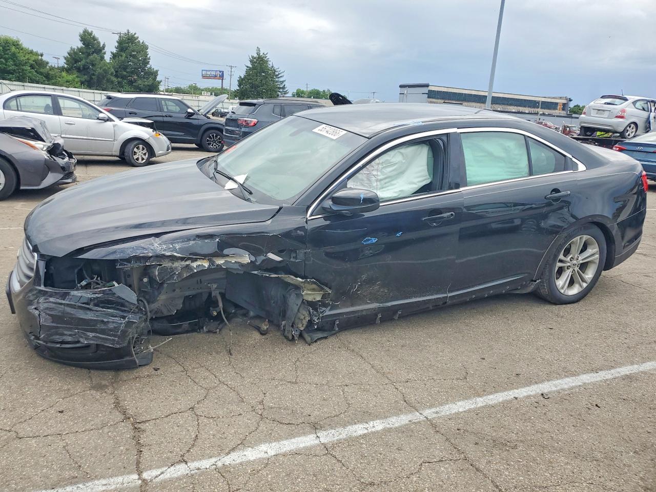2019 Ford Taurus SEL, VIN 1FAHP2E89KG110182 — Front end