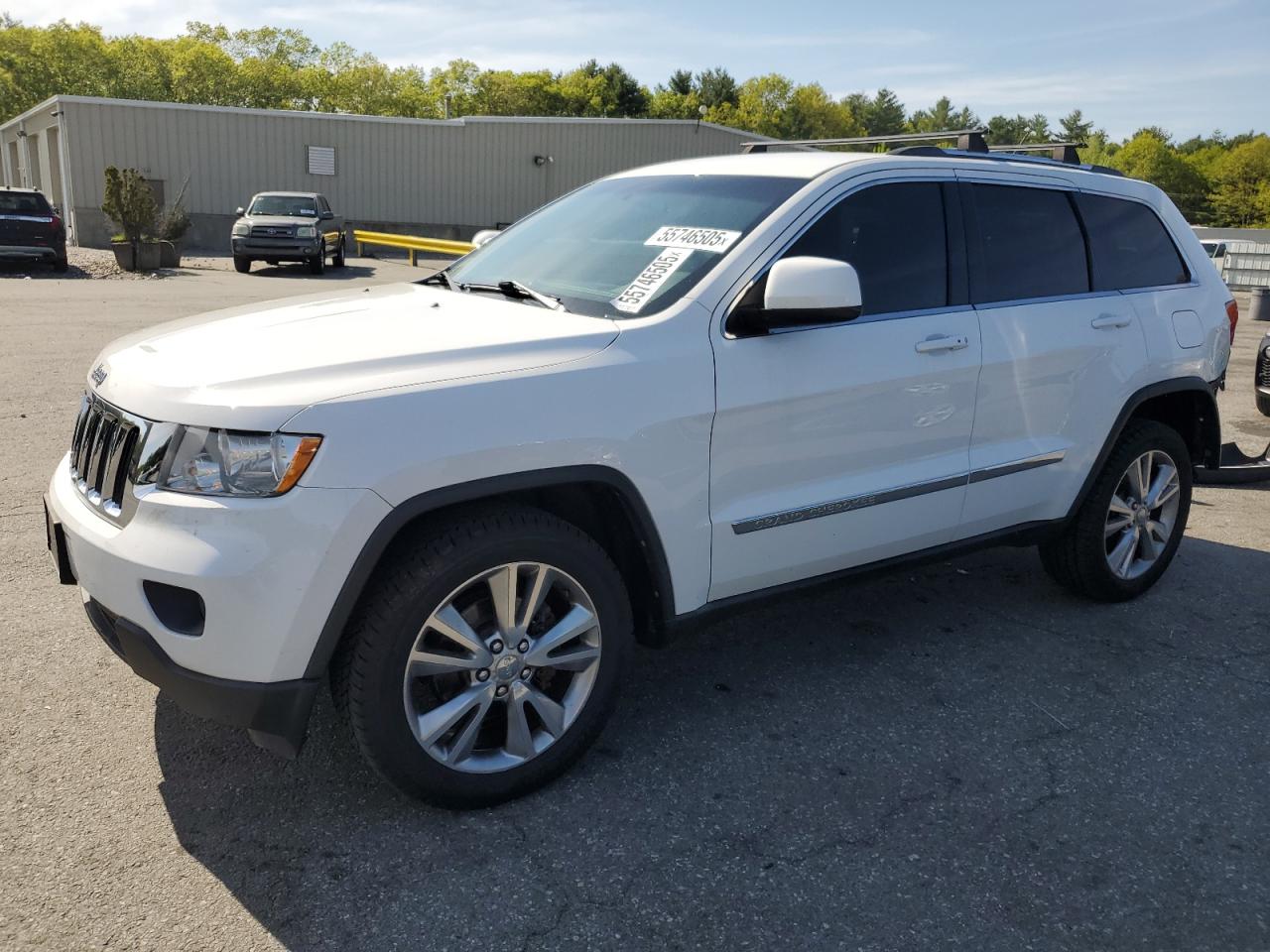 2013 Jeep Grand Cherokee Laredo, VIN 1C4RJFAG4DC620096 — Rear end
