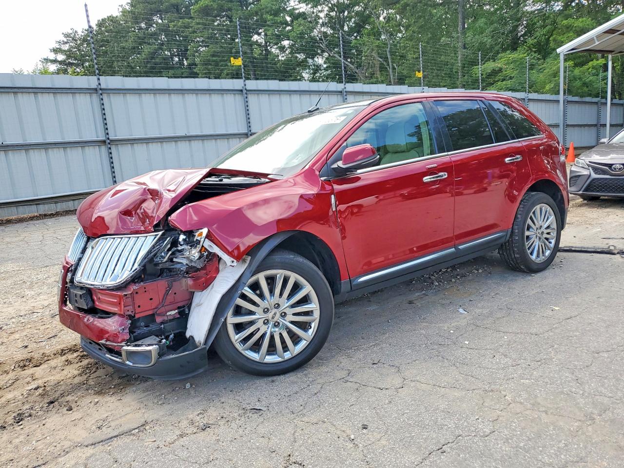 2015 Lincoln MKX, VIN 2LMDJ6JK1FBL24857 — Front end