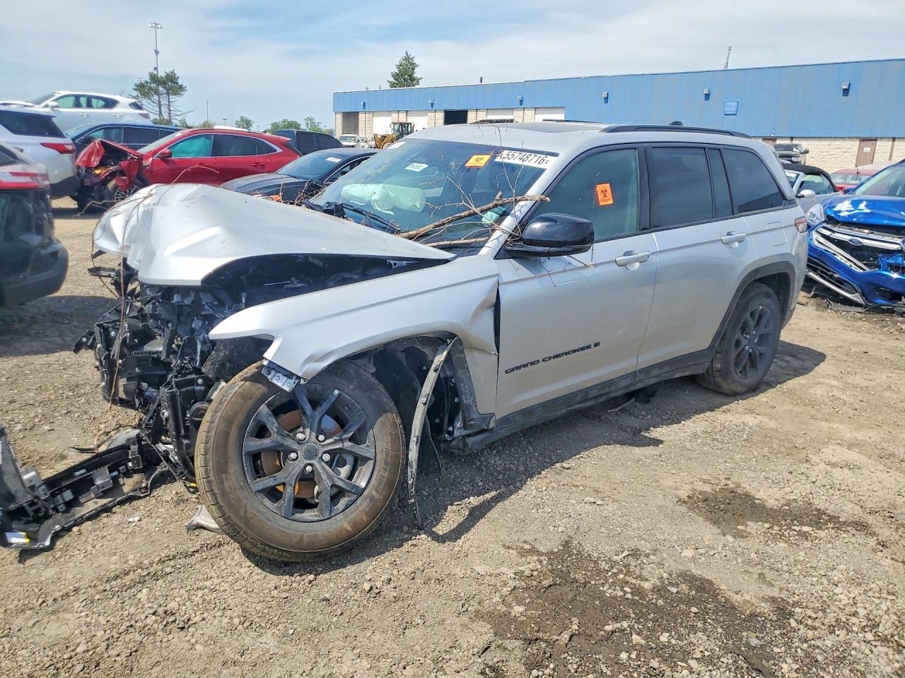 2026 Jeep Grand Cherokee Laredo Altitude, VIN 1C4RJHAR8TC206895 — Front end