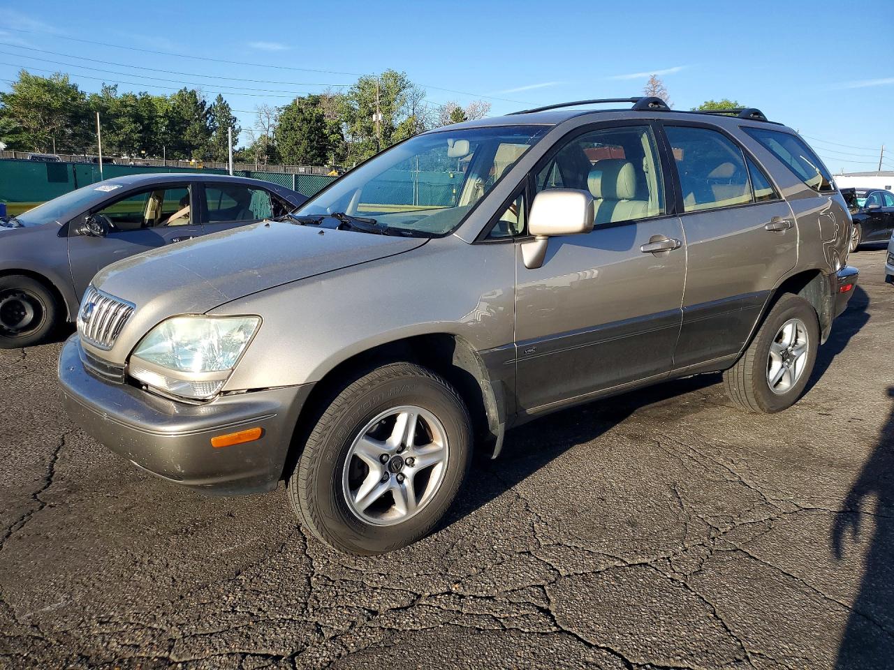 2003 Lexus RX 300, VIN JTJHF10U730302624 — Front end