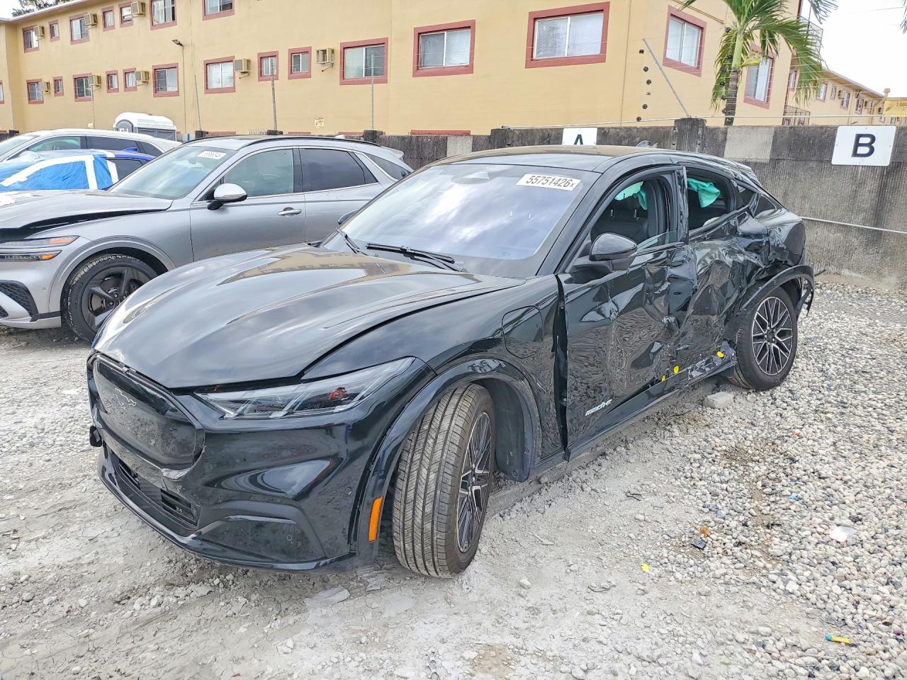 2024 Ford Mustang Mach-E Premium, VIN 3FMTK3R43RMA07142 — Side