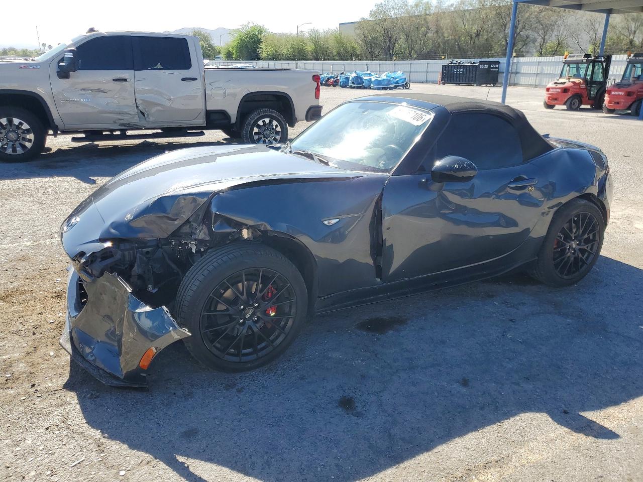 2016 Mazda MX-5 Miata Club, VIN JM1NDAC77G0101667 — Front end