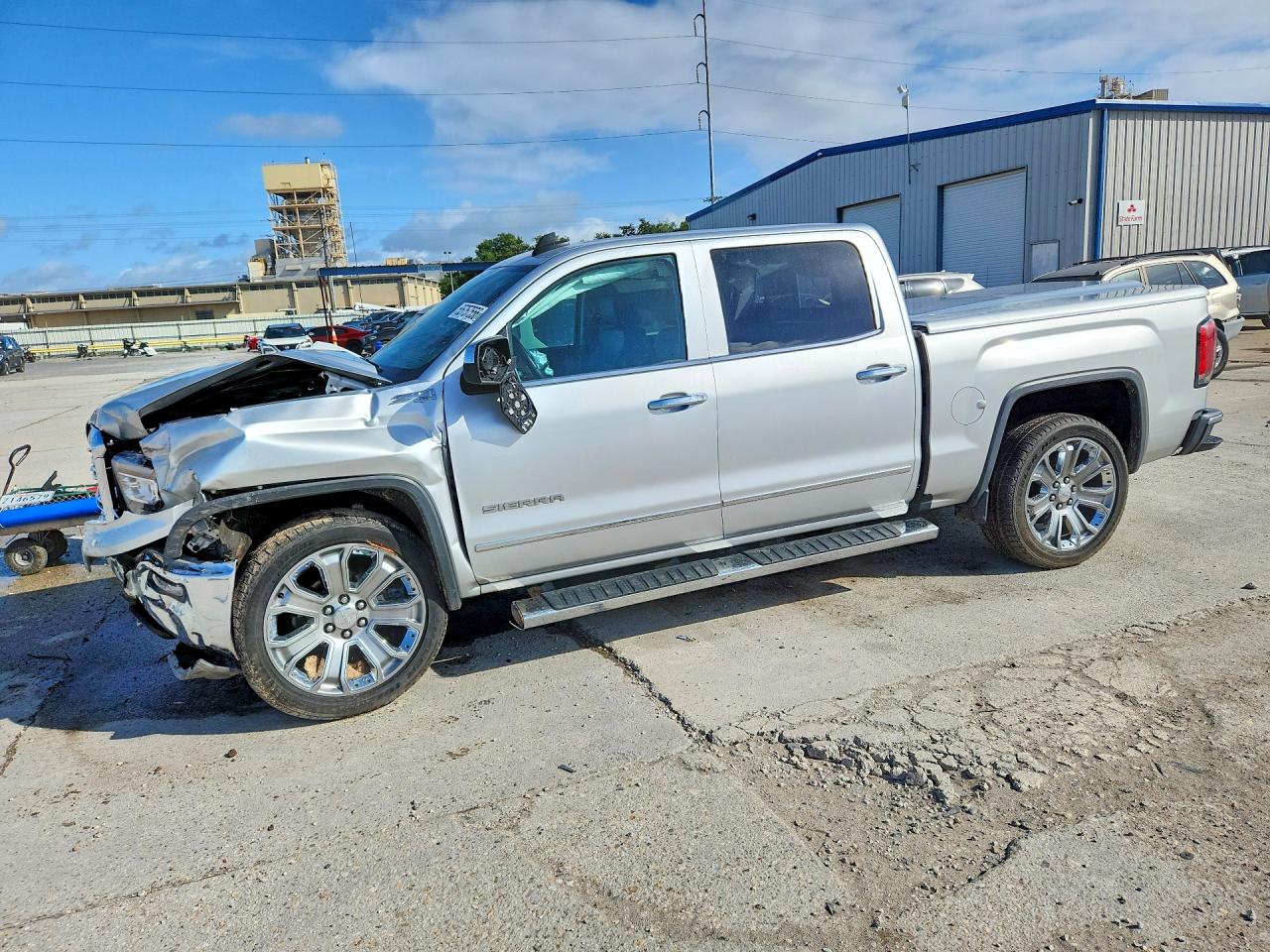 2018 GMC Sierra 1500 SLT, VIN 3GTU2NEC6JG432276 — Front end