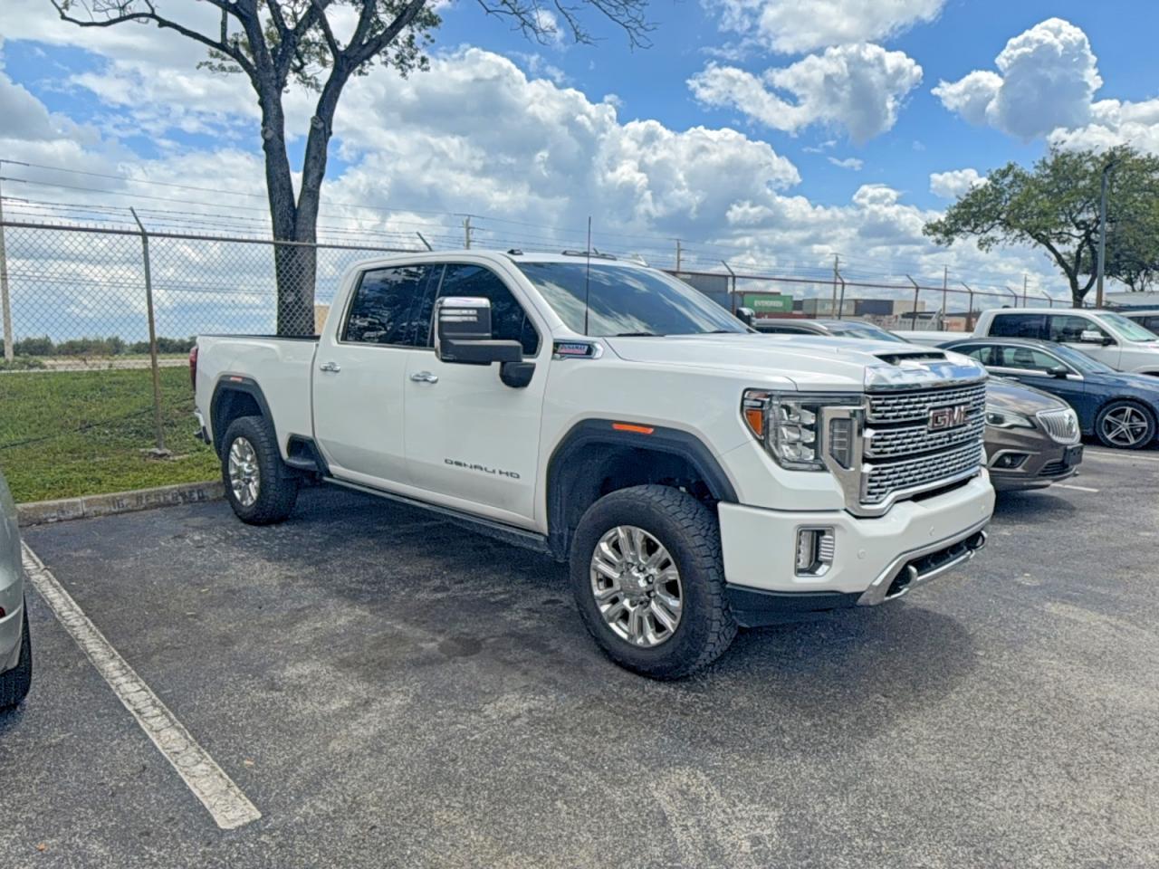 2023 GMC Sierra 2500HD Denali, VIN 1GT49REYXPF142843 — Minor dents and scratches