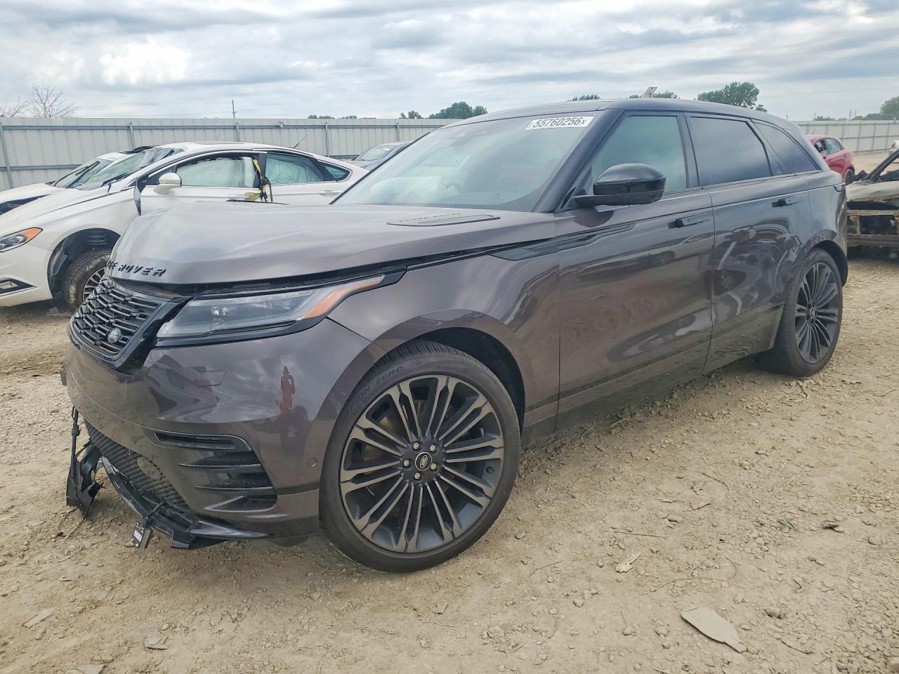 2026 Land Rover Range Rover Velar Dynamic SE, VIN SALYL2EX1TA826312 — Фото с аукциона