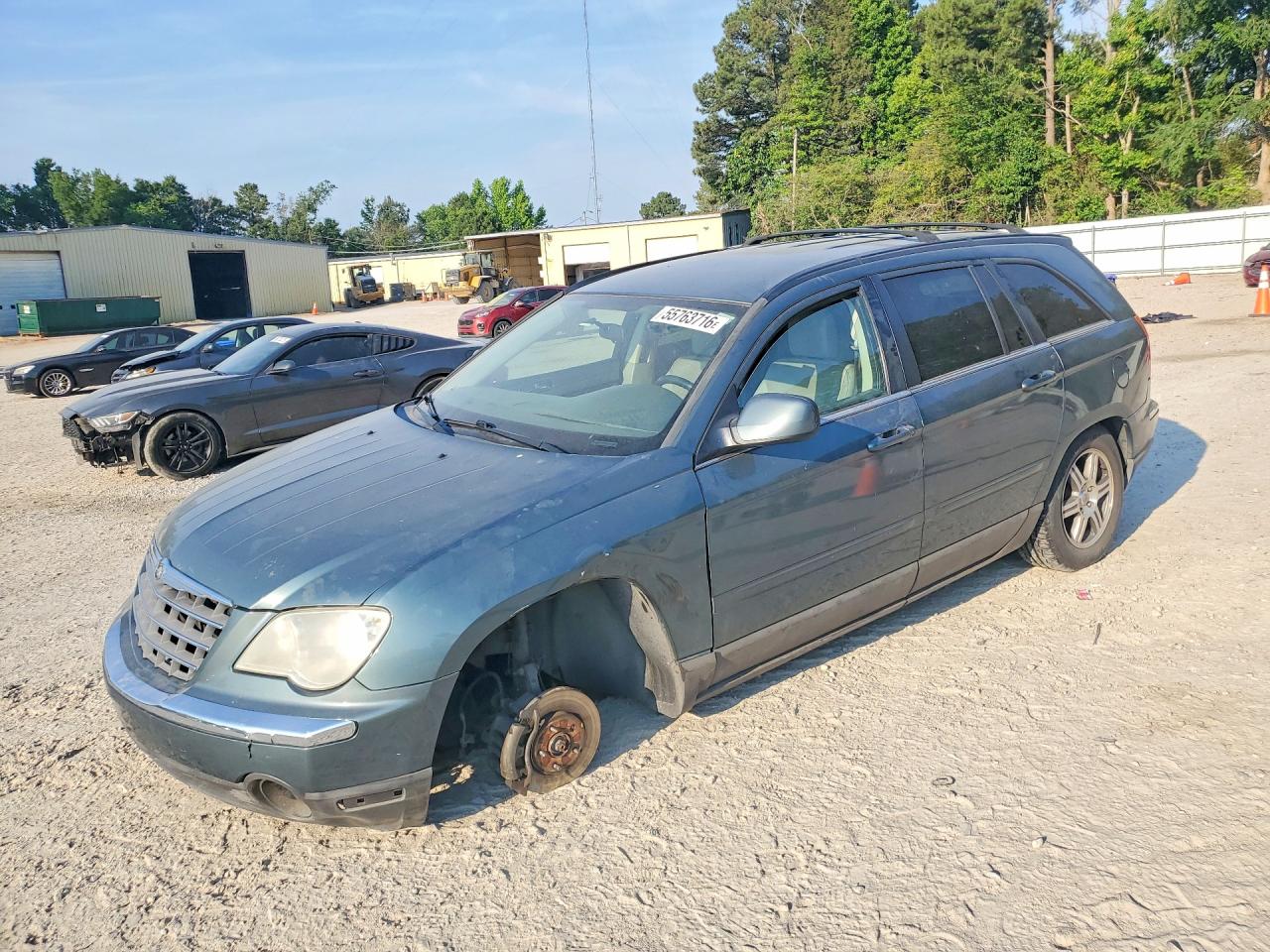 2007 Chrysler Pacifica Touring, VIN 2A8GF68X07R289679 — Front end