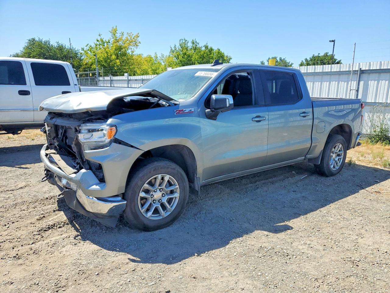 2024 Chevrolet Silverado 1500 LT, VIN 2GCUDDED7R1163285 — Front end