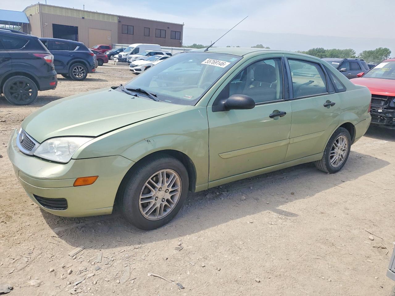 2007 Ford Focus S, VIN 1FAFP34N37W288526 — Front end