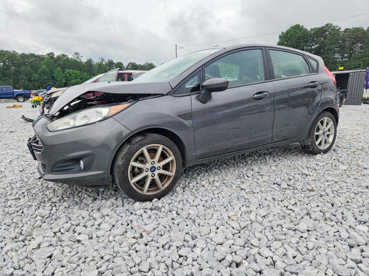 2019 Ford Fiesta SE, VIN 3FADP4EJ5KM148558 — Перед