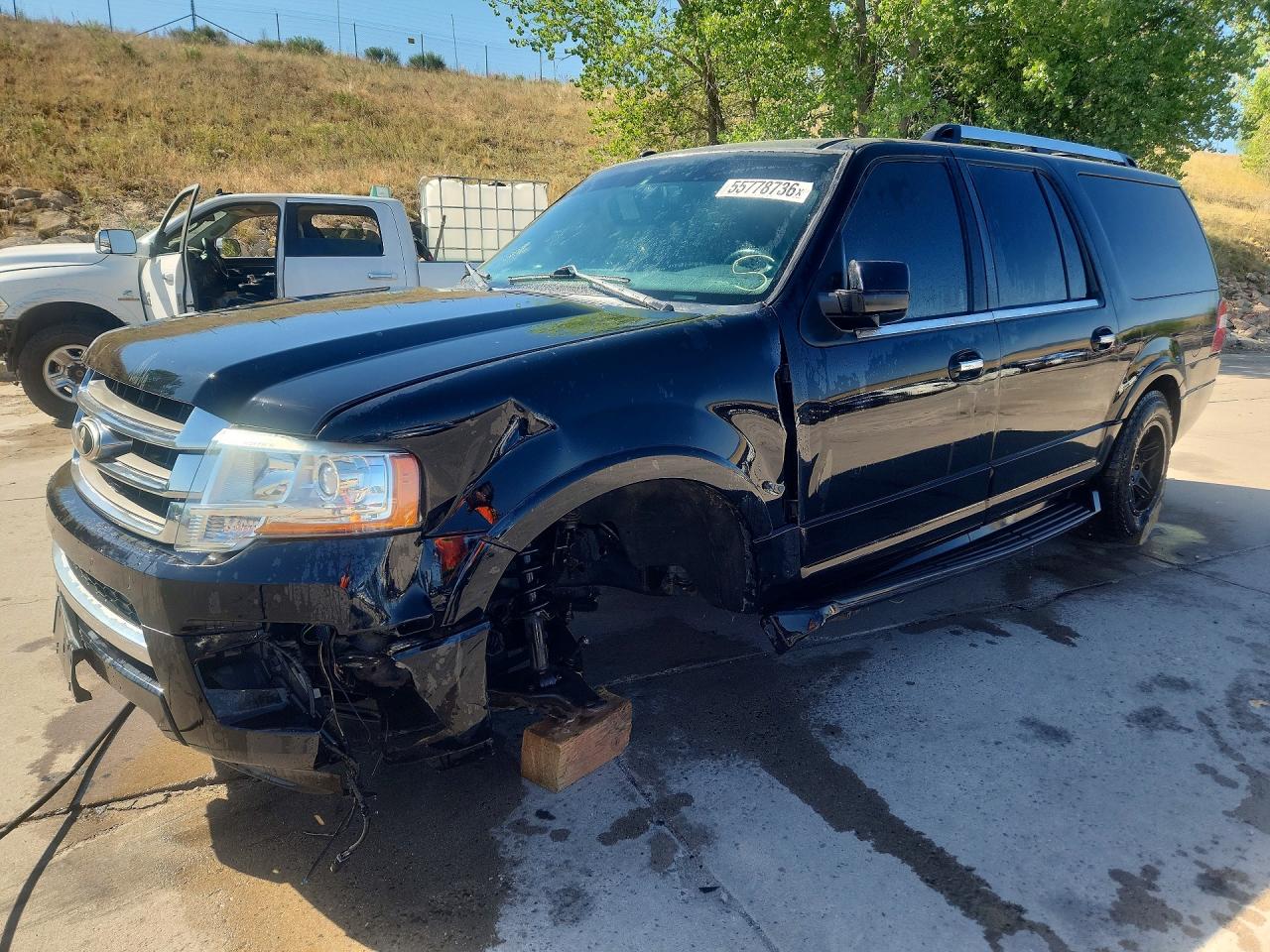 2016 Ford Expedition Max Limited, VIN 1FMJK2AT3GEF28689 — Front end