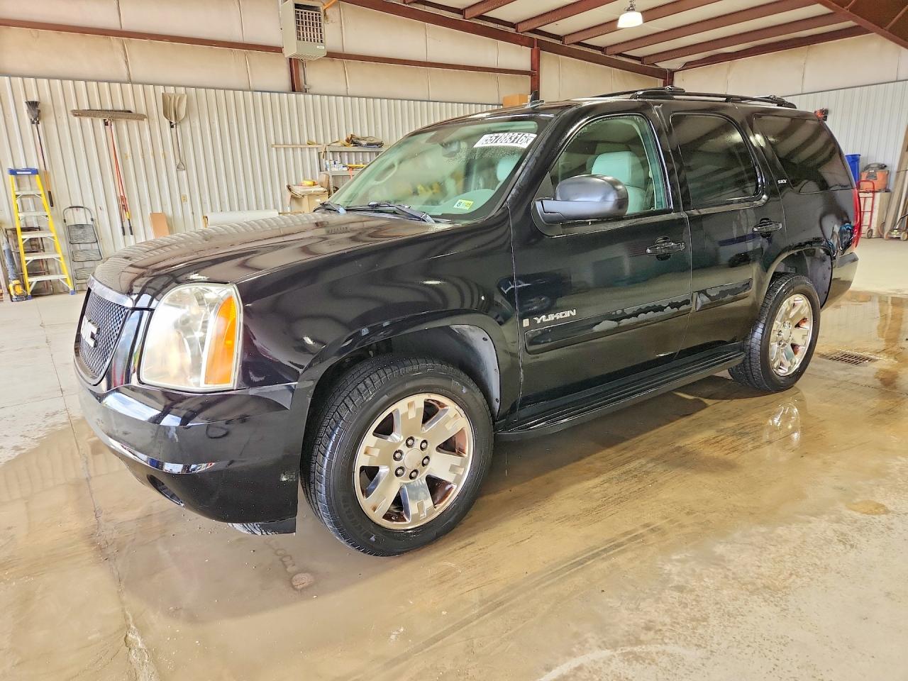 2007 GMC Yukon SLT, VIN 1GKFK13057J119029 — Normal wear