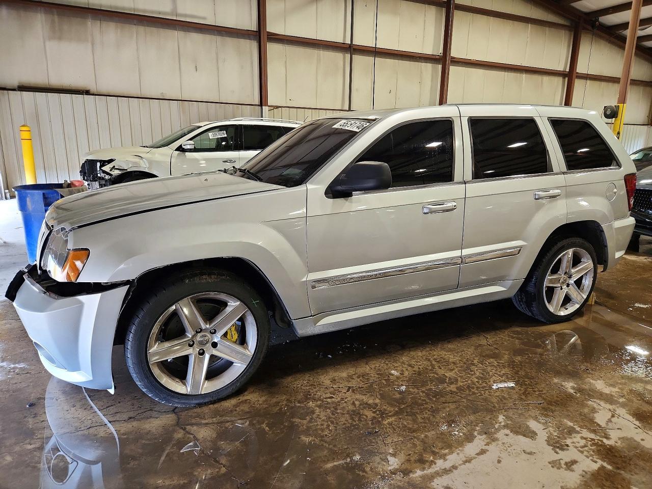2008 Jeep Grand Cherokee SRT-8, VIN 1J8HR78318C136270 — Front end