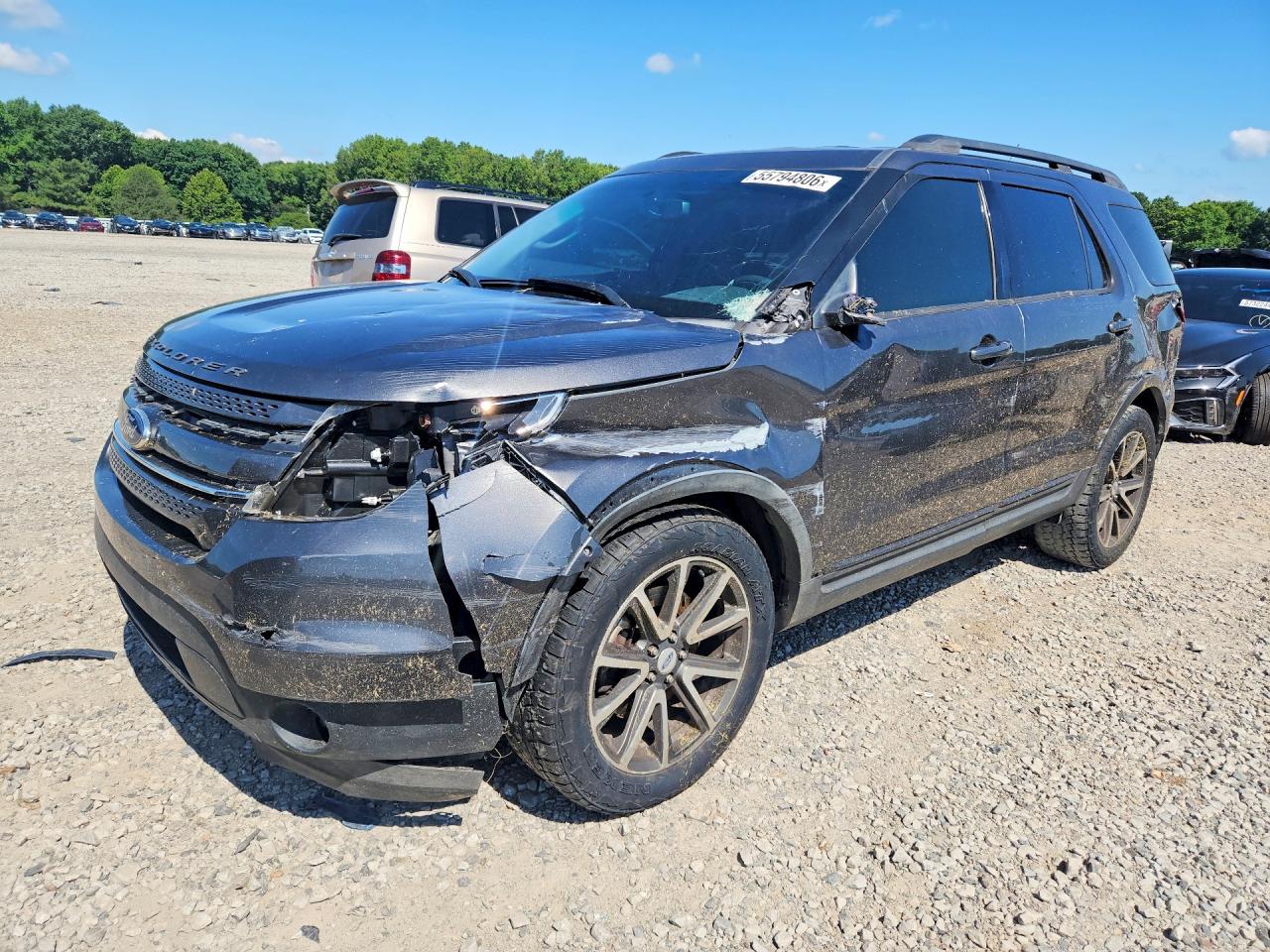 2015 Ford Explorer XLT, VIN 1FM5K7D83FGB25045 — Side