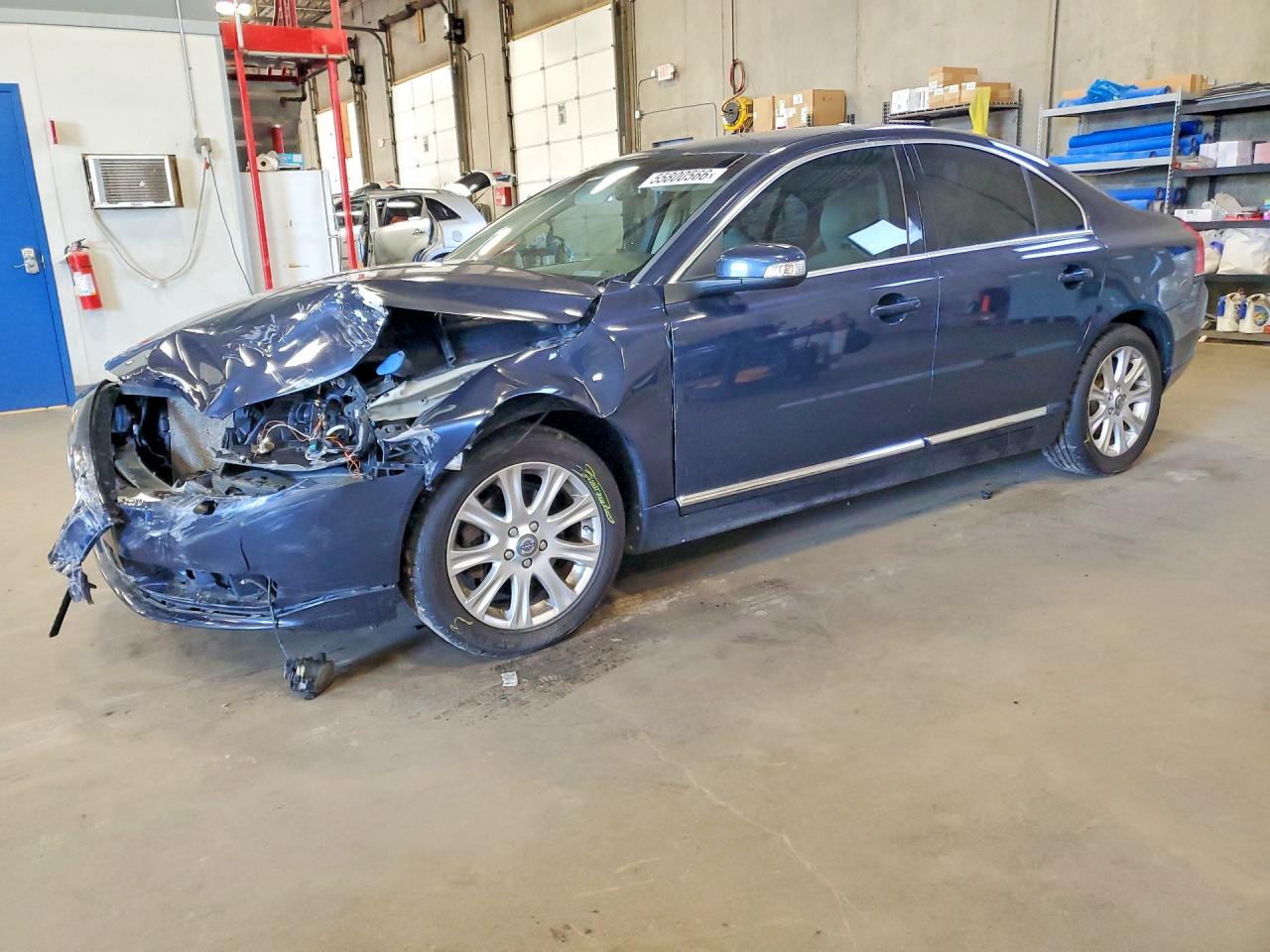 2011 Volvo S80 3.2L, VIN YV1952AS0B1144661 — Перед