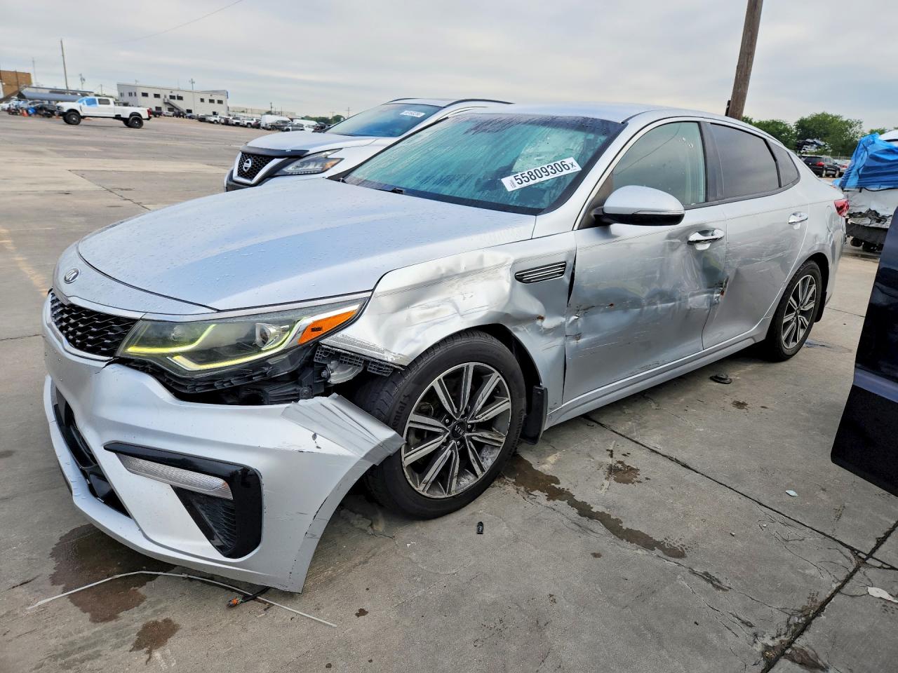 2019 Kia Optima EX, VIN 5XXGU4L18KG302989 — Front end