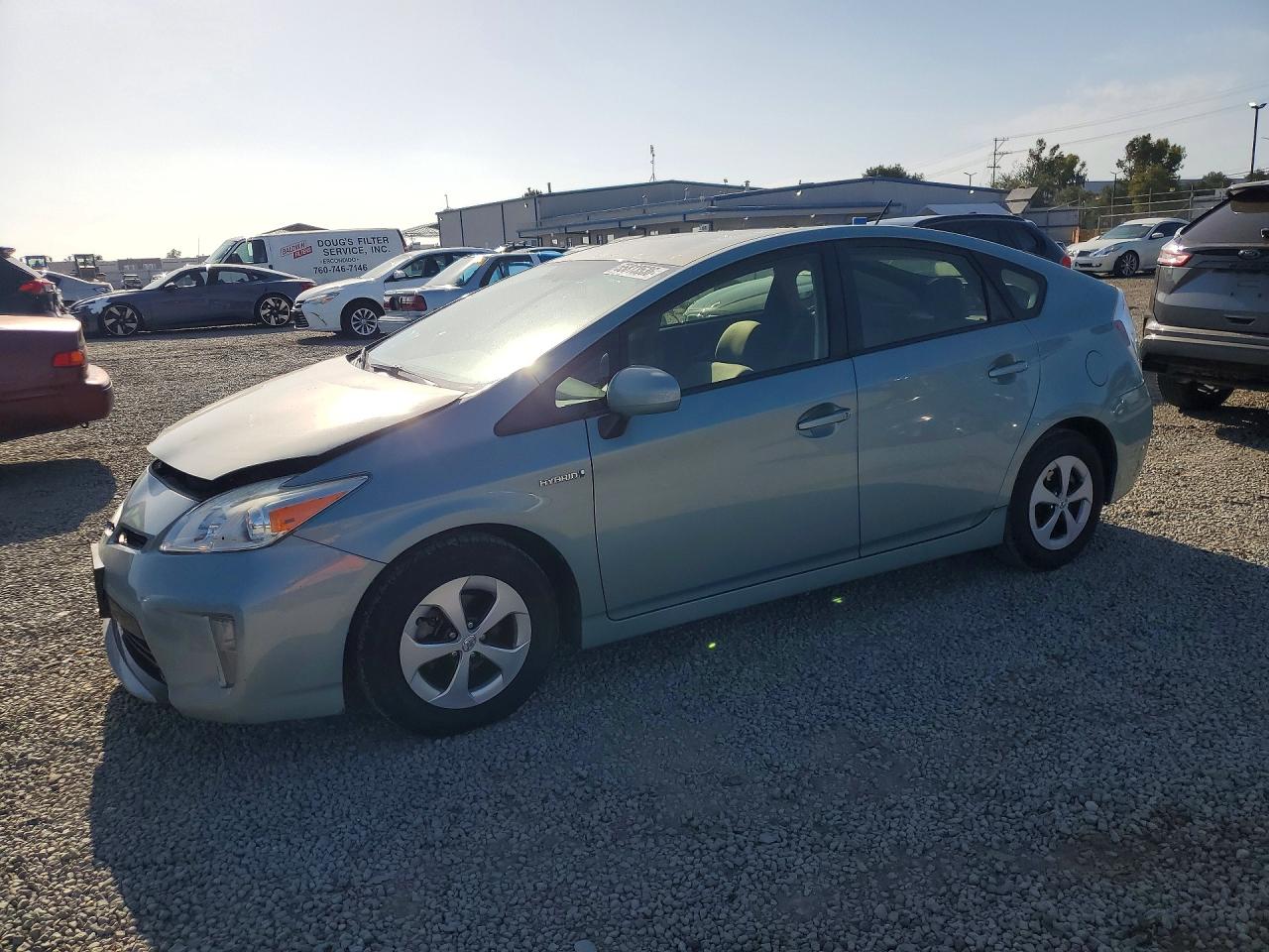 2015 Toyota Prius Three, VIN JTDKN3DUXF1977819 — Front end