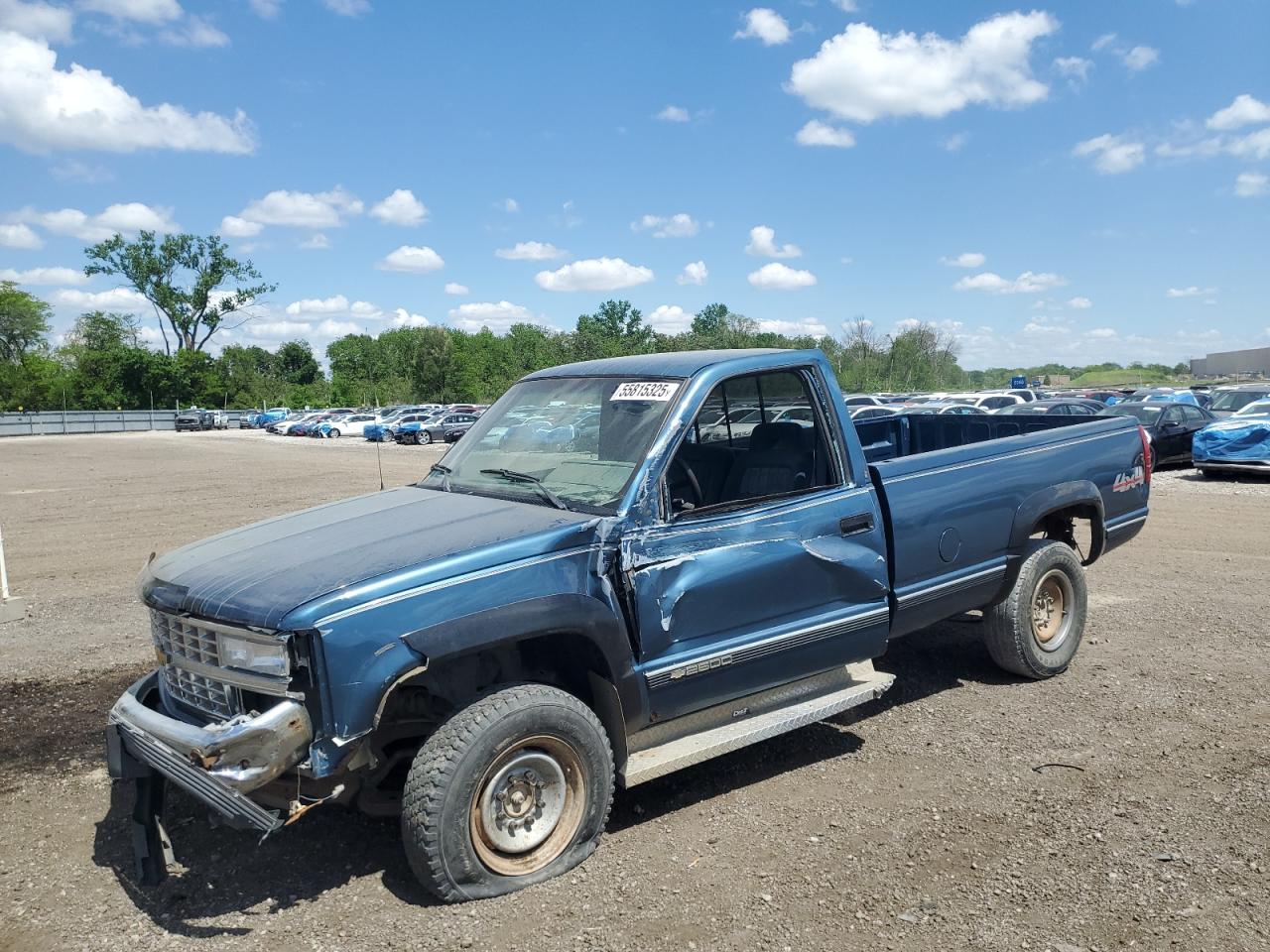 1992 Chevrolet K2500, VIN 1GCGK24K7NE109257 — Side