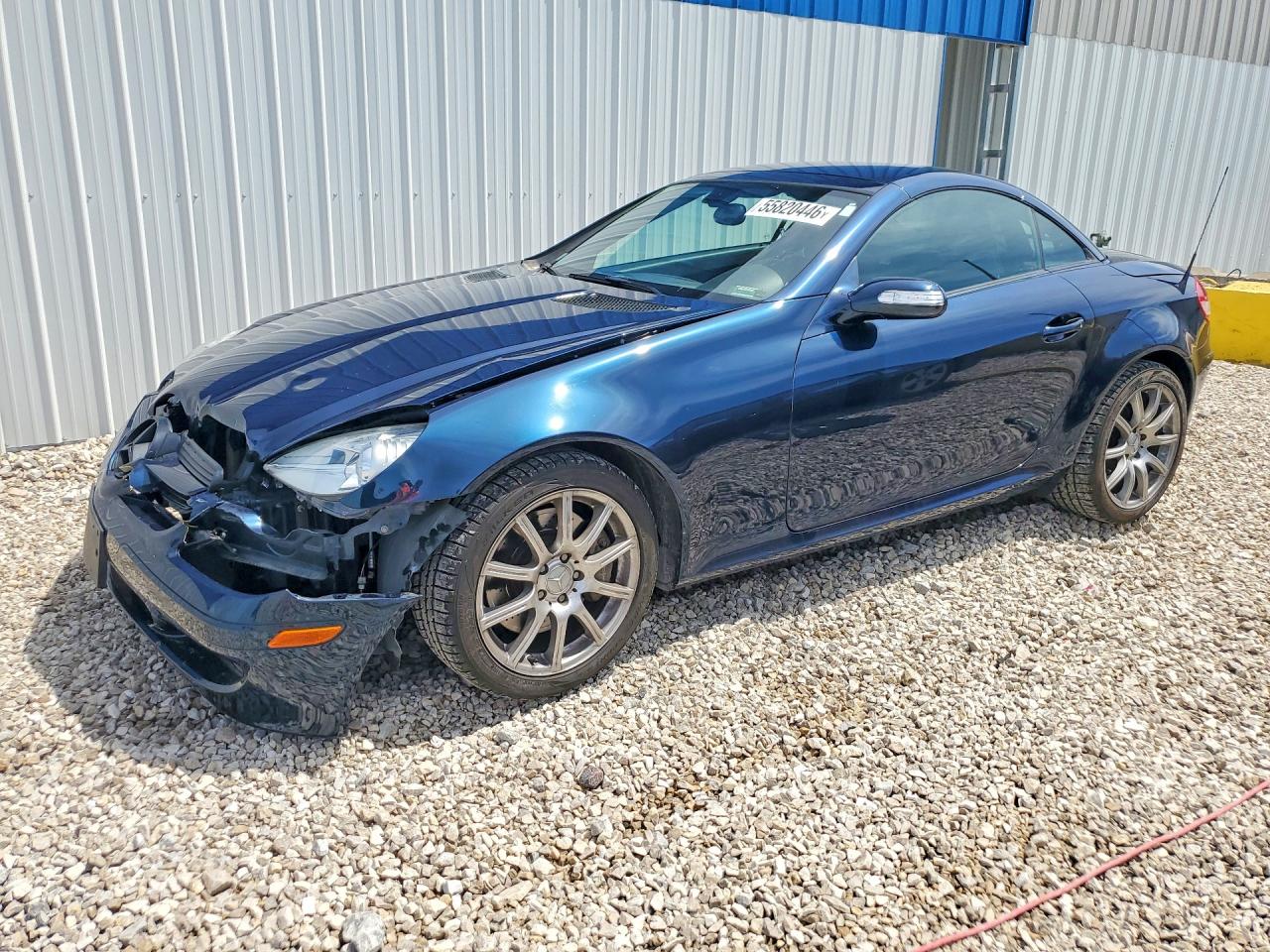 2006 Mercedes-Benz SLK 350, VIN WDBWK56F96F125984 — Front end