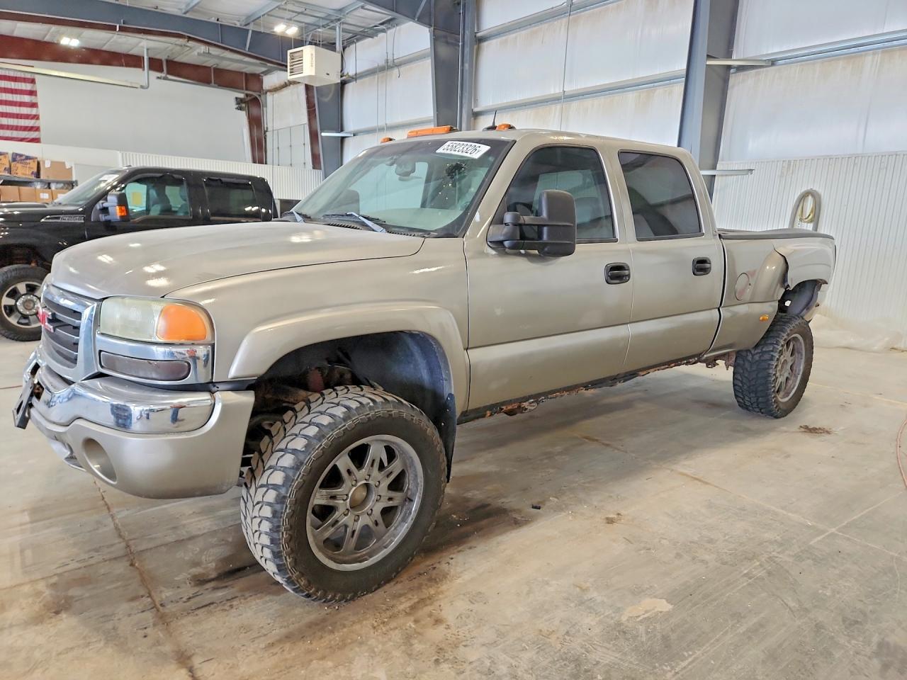 2003 GMC Sierra 1500HD SLE, VIN 1GTGK13U23F195954 — Rear end