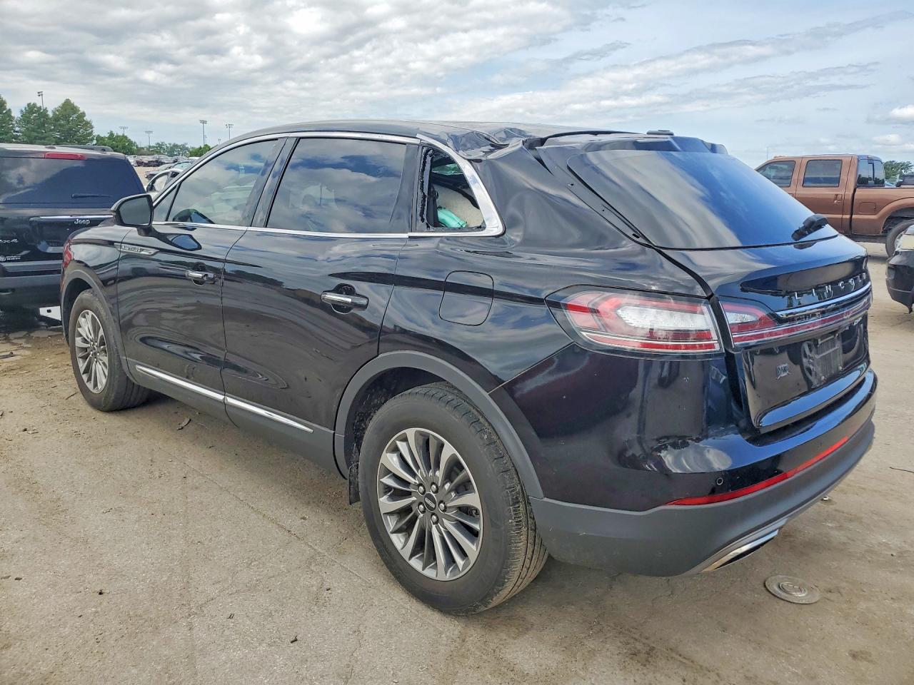 2020 Lincoln Nautilus Reserve, VIN 2LMPJ8K94LBL17126 — Roof
