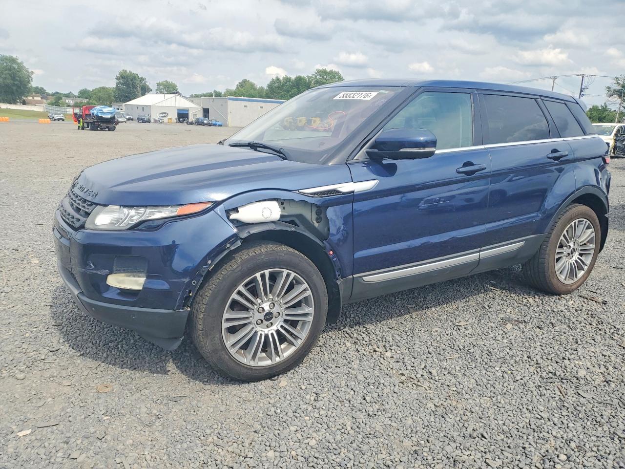 2012 Land Rover Range Rover Evoque Prestige Premium, VIN SALVV2BG8CH699857 — Front end