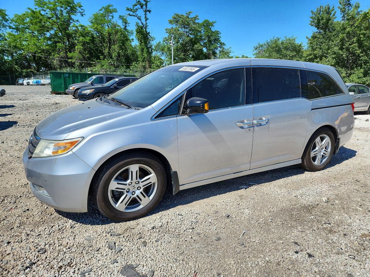 2013 Honda Odyssey Touring, VIN 5FNRL5H99DB017286 — Minor dents and scratches
