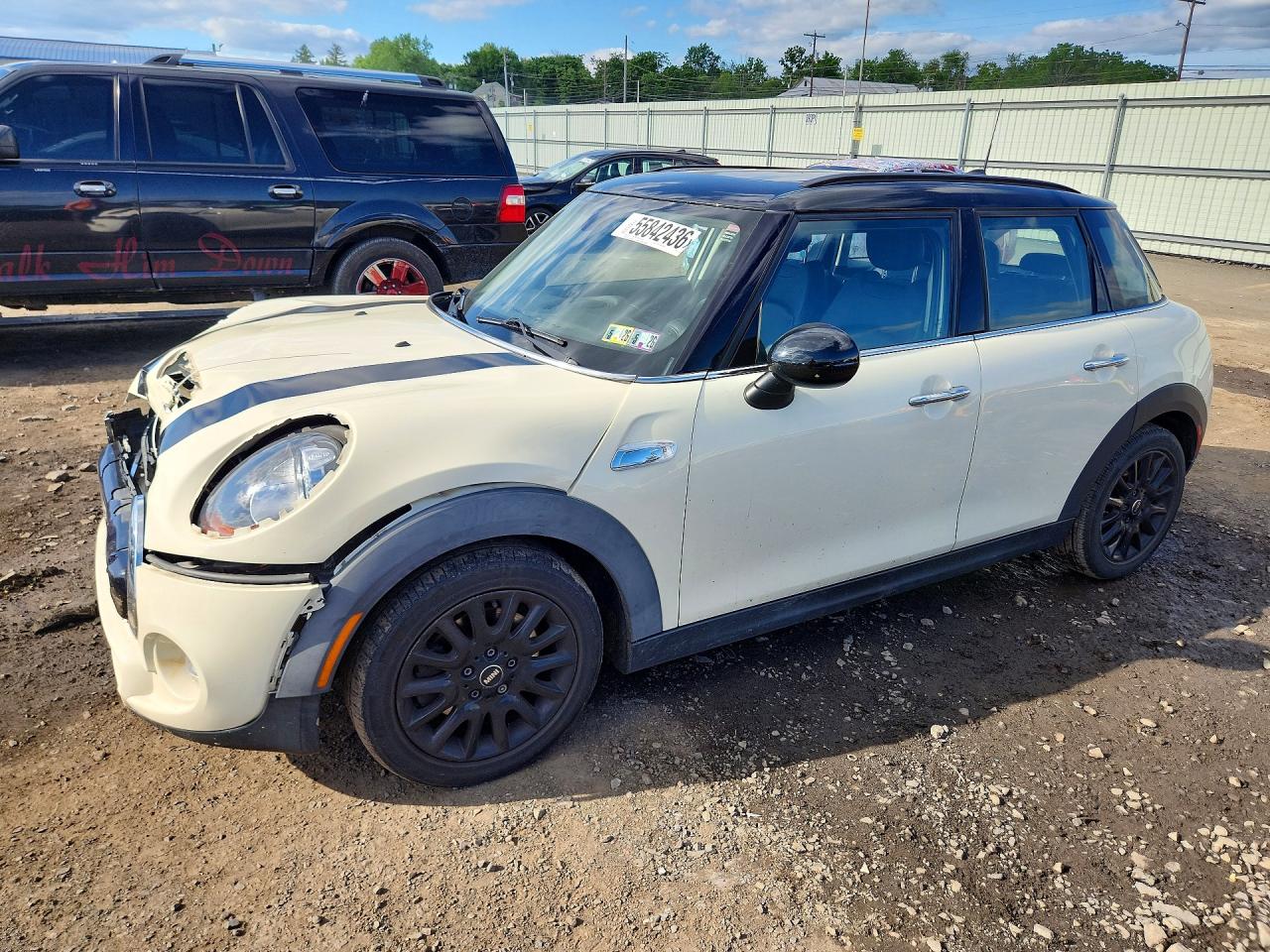 2017 MINI Hardtop 4 Door Cooper S, VIN WMWXU3C33H2F49248 — Front end