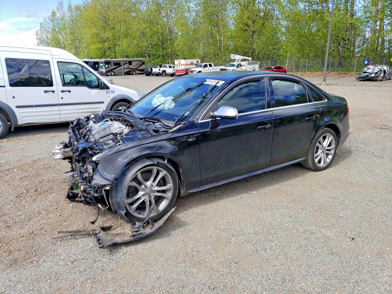 2013 Audi S4 Premium Plus, VIN WAUBGAFL0DA221185 — Перед