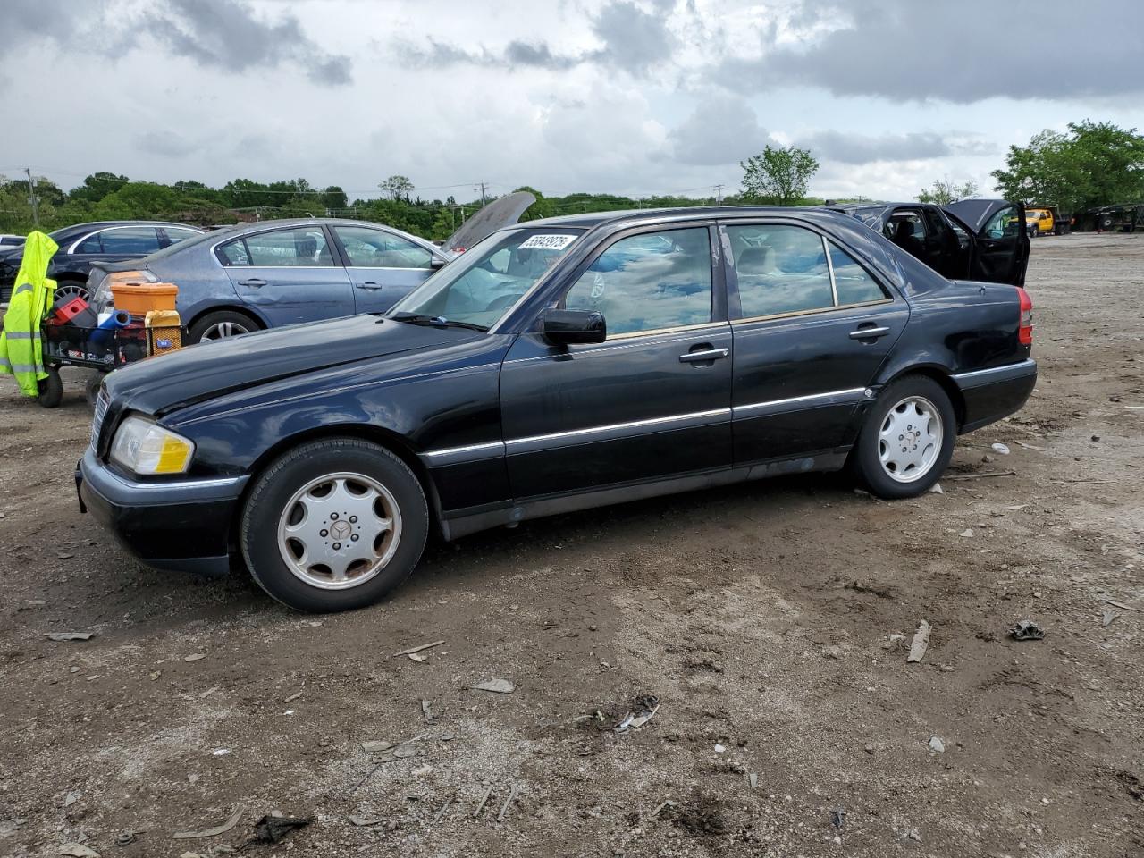 1996 Mercedes-Benz C, VIN WDBHA22E4TF351448 — Front end
