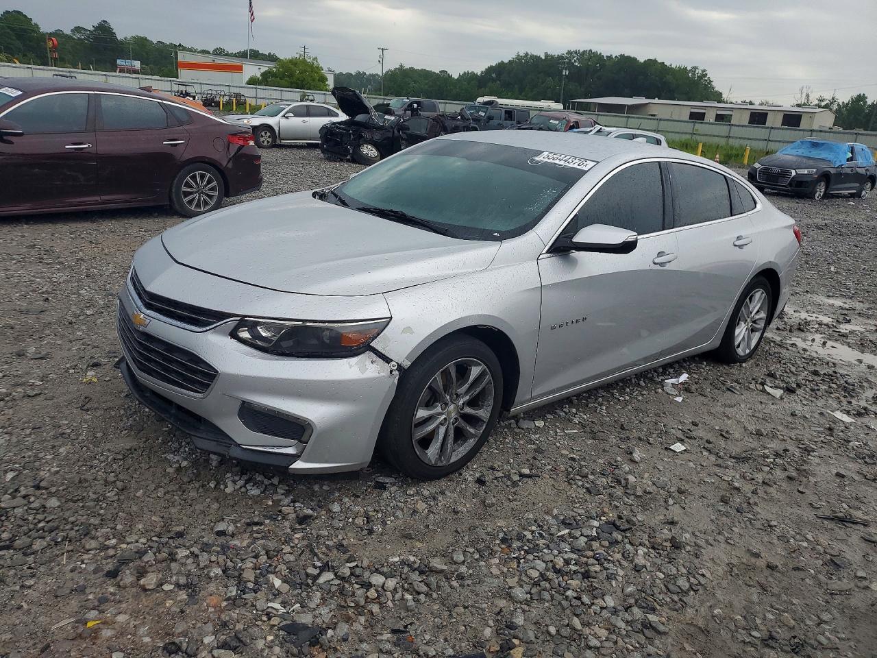 2016 Chevrolet Malibu LT, VIN 1G1ZE5ST7GF303032 — Front end